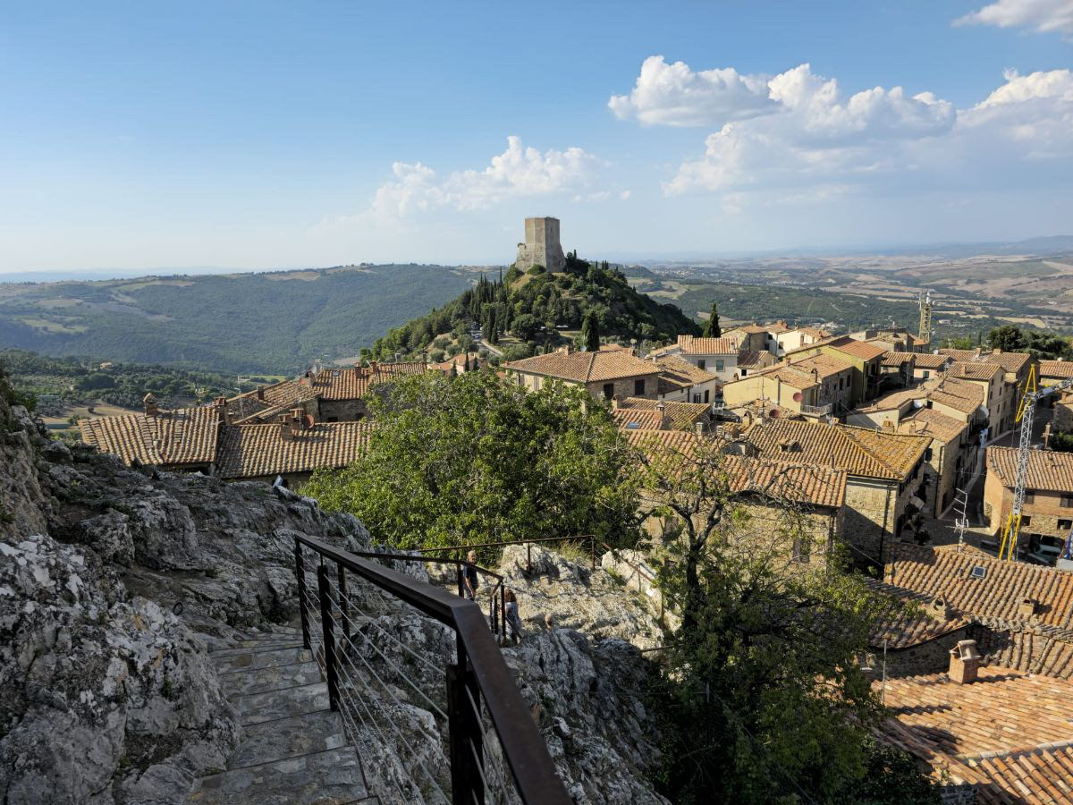 castiglione rocca a tentenanno vista dalla rocca aldobrandeschi